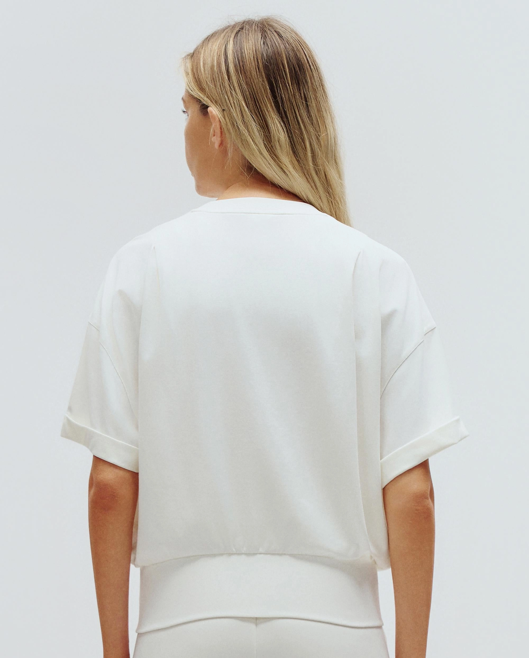 1910771-115 | WOMEN'S K-SWISS LOGO LOOSE FIT GATERED HEM T-SHIRT | WHITE/SPECIAL