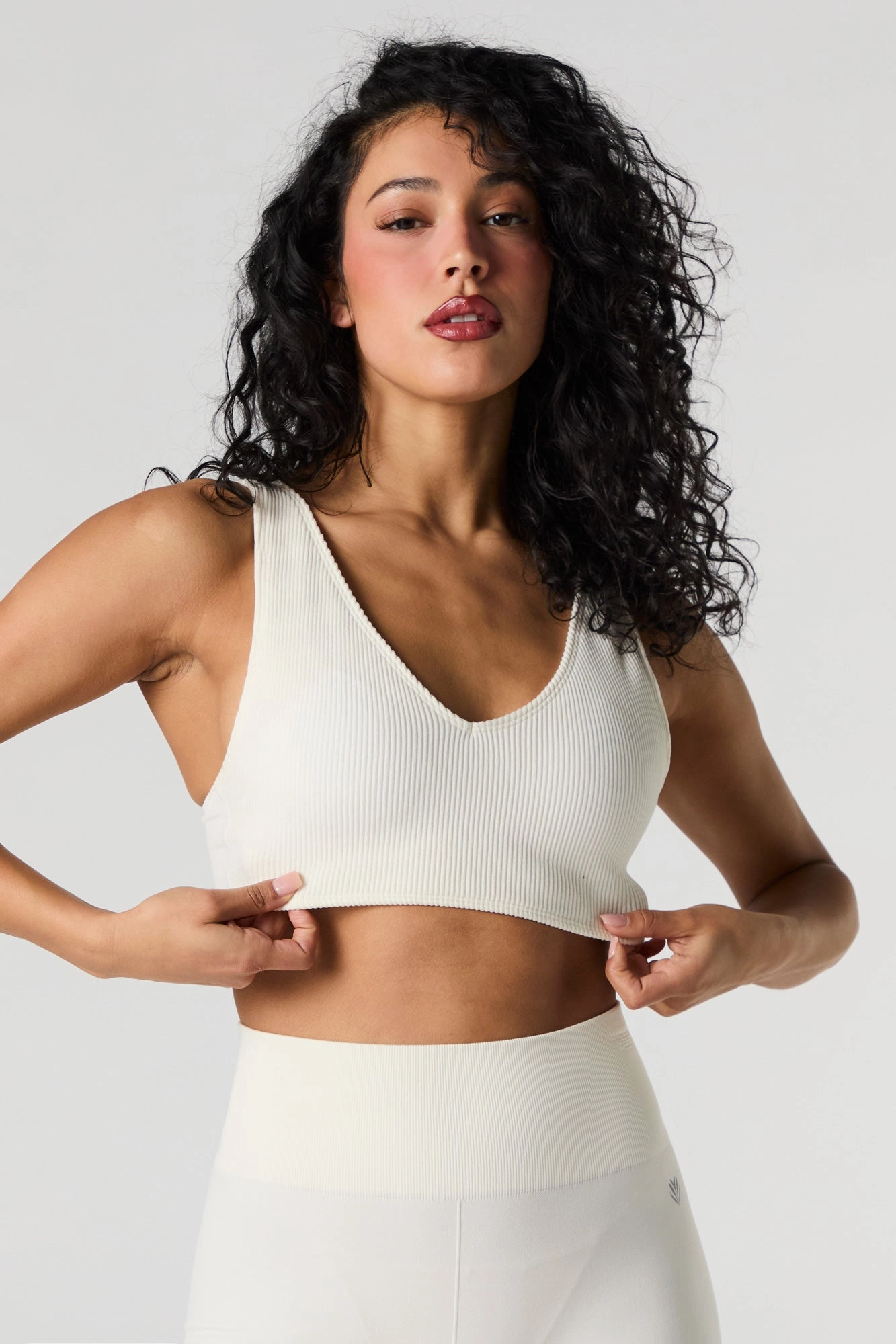 Active Seamless Ribbed V-Neck Tank with Built-In Cups