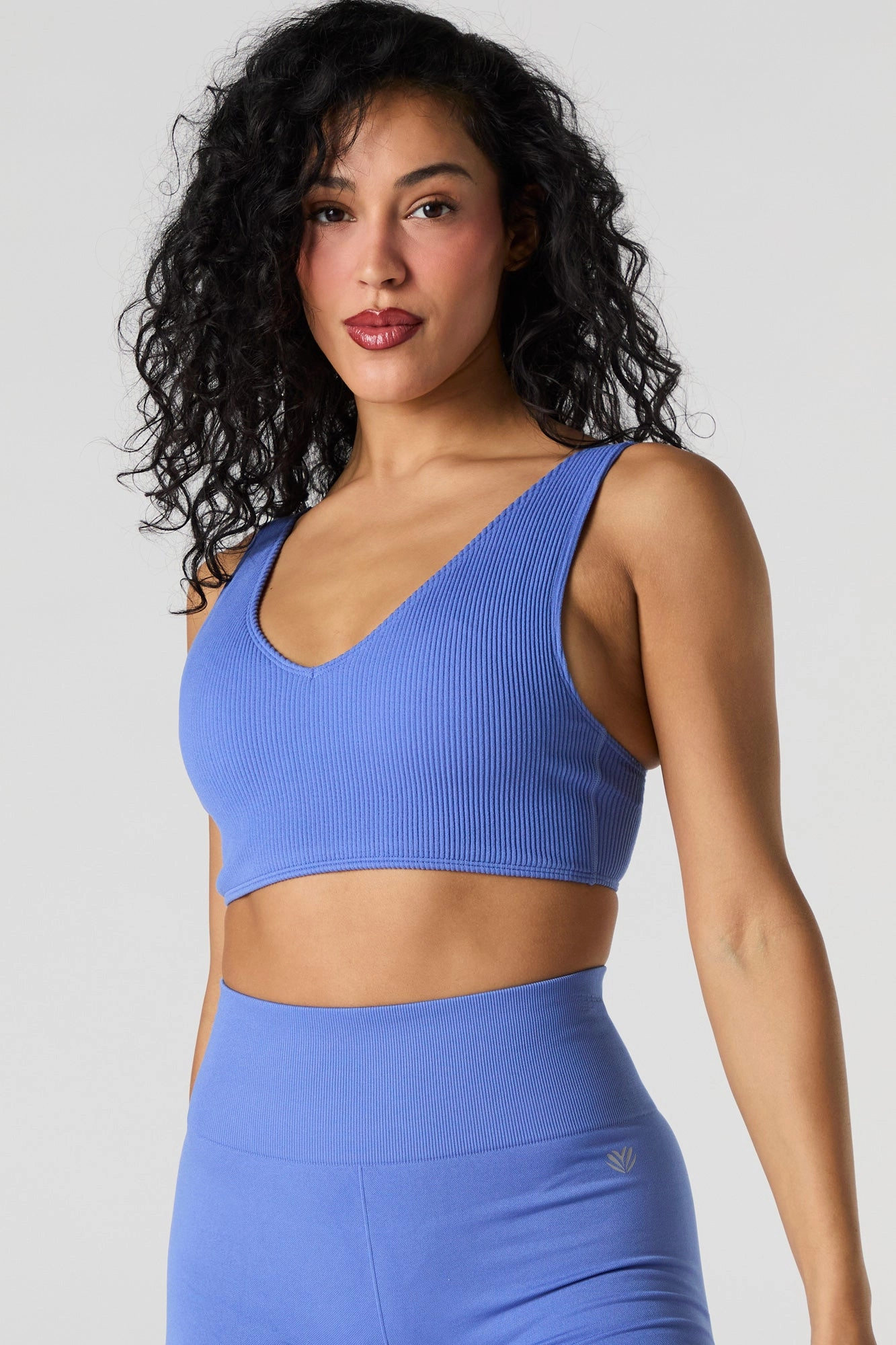 Active Seamless Ribbed V-Neck Tank with Built-In Cups