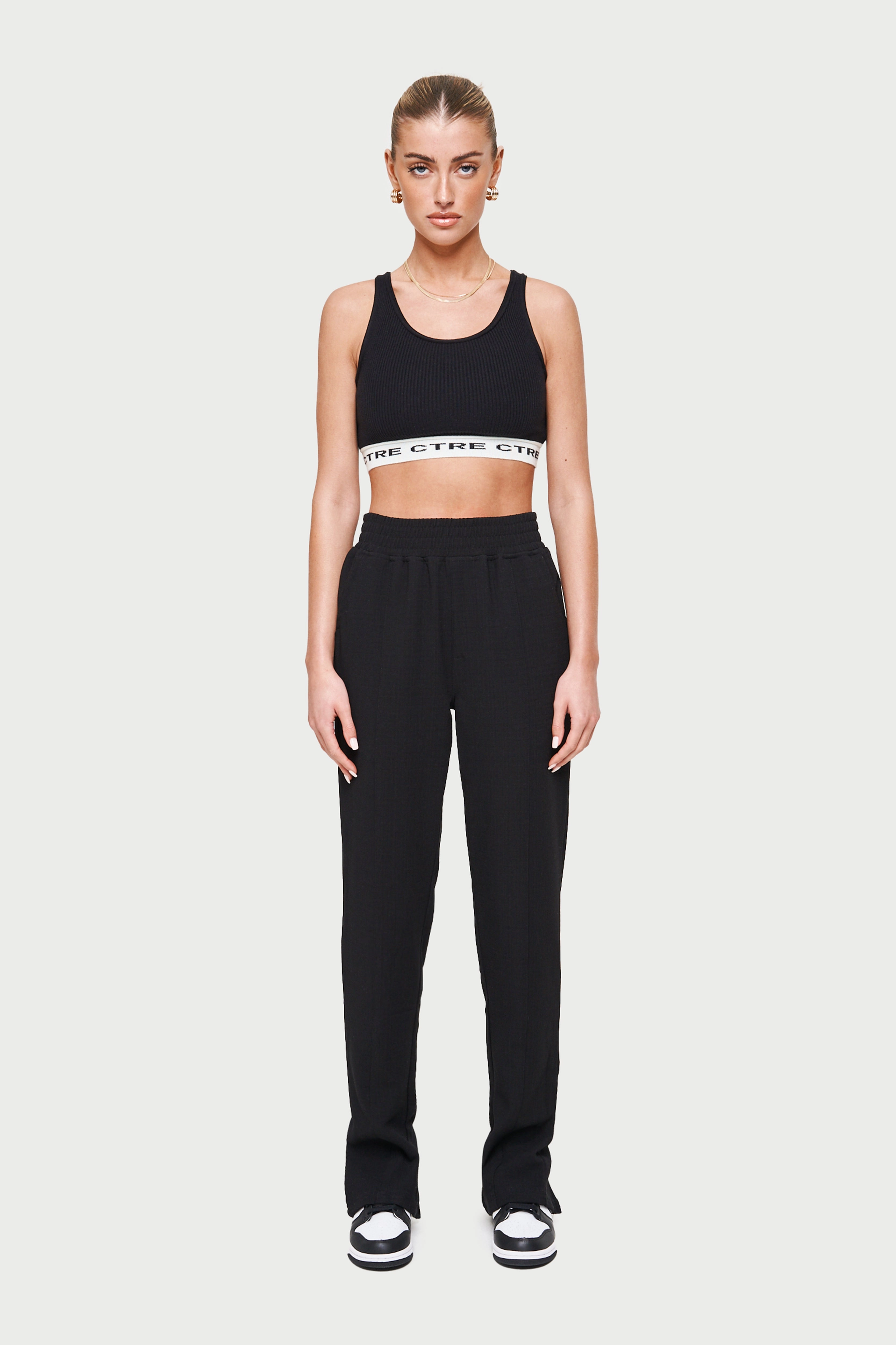 CTRE KNIT CROP TOP - BLACK