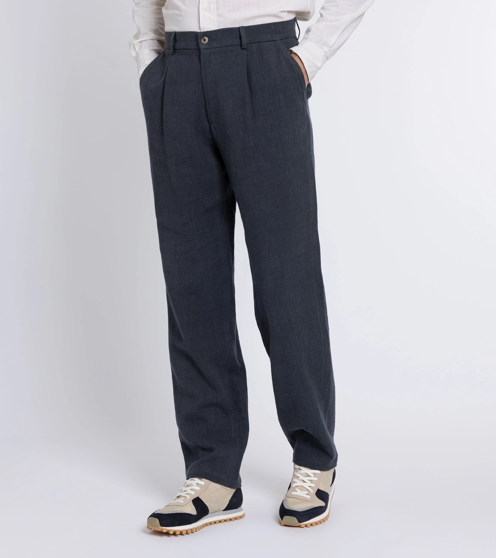 De Bonne Facture Wool Linen One Pleat Trousers: Dark Grey