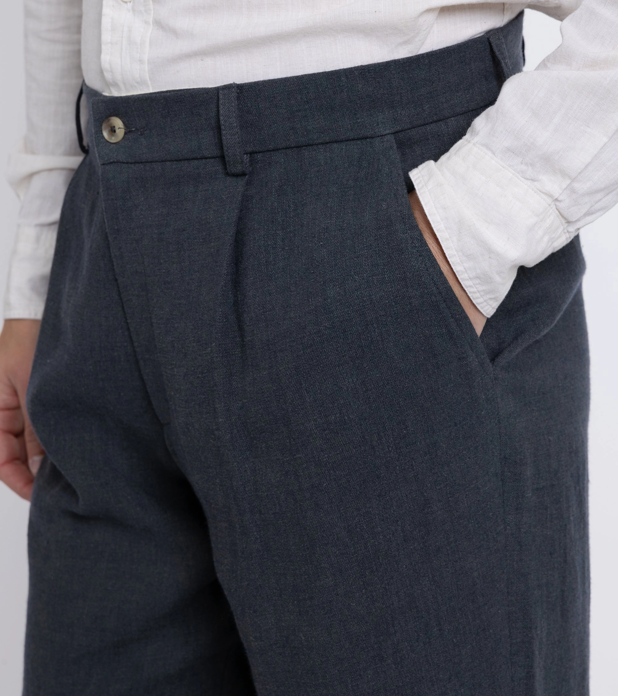 De Bonne Facture Wool Linen One Pleat Trousers: Dark Grey