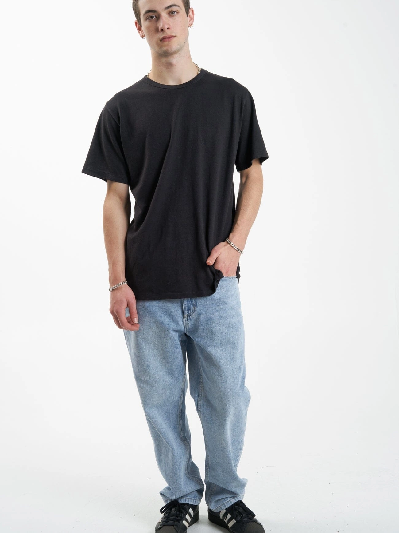Hemp Thrills Embro Merch Fit Tee - Black