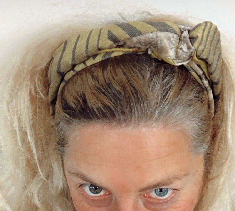 Knotted hairband