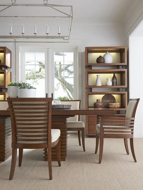 KOWLOON ARM CHAIR