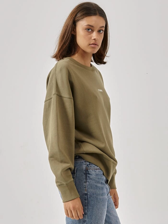 Minimal Thrills Slouch Crew - Aloe