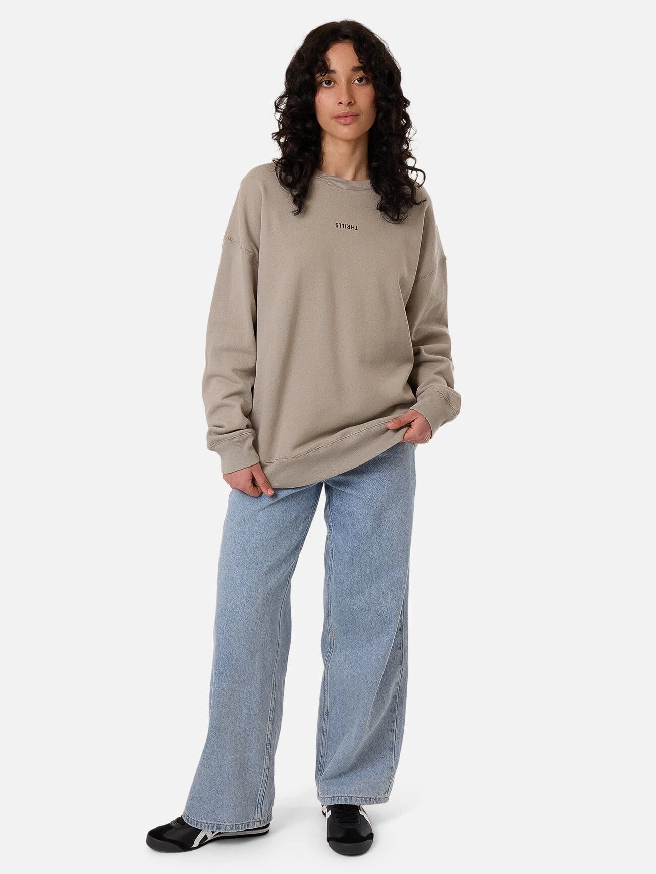 Minimal Thrills Slouch Crew - String