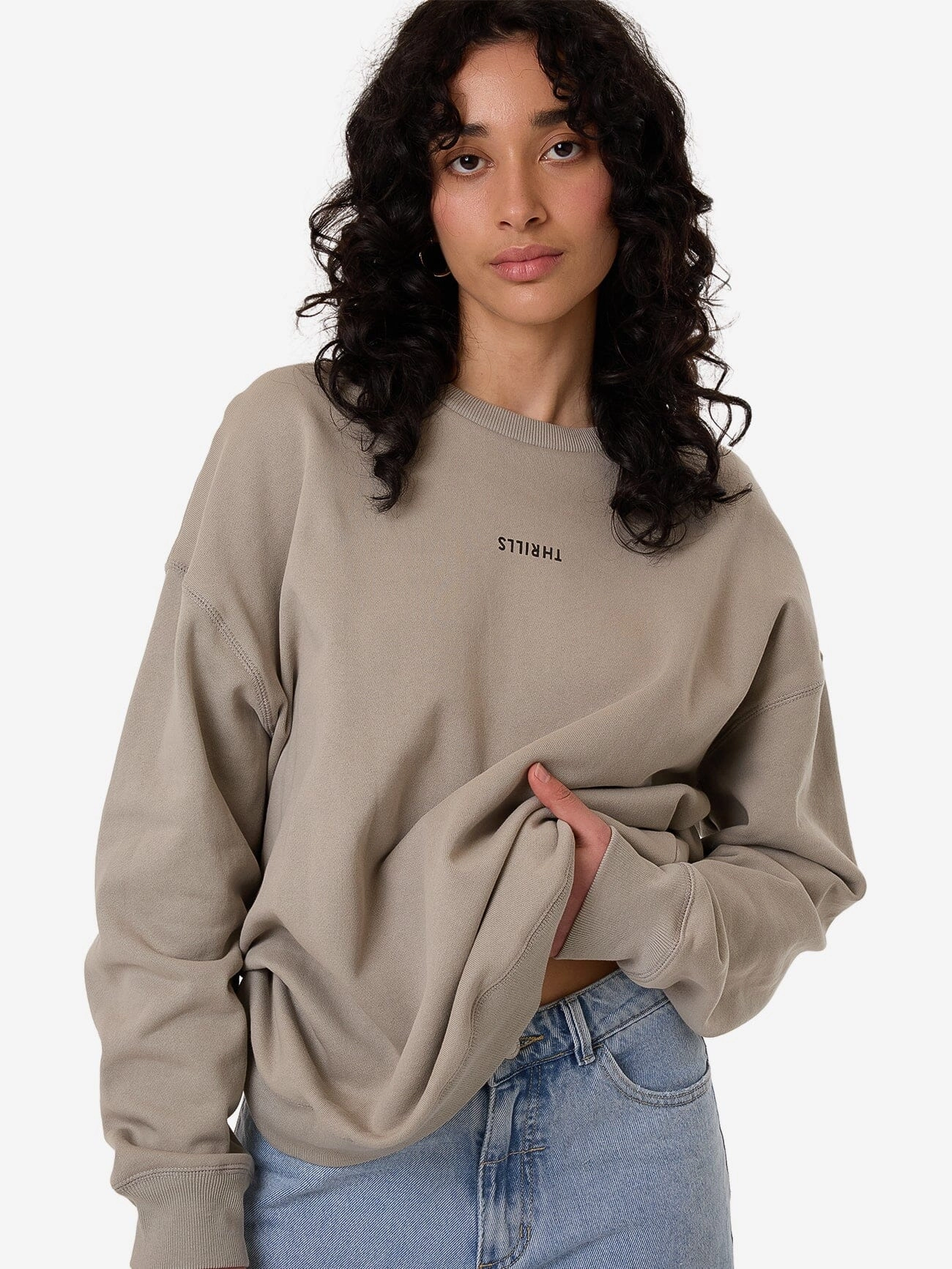 Minimal Thrills Slouch Crew - String