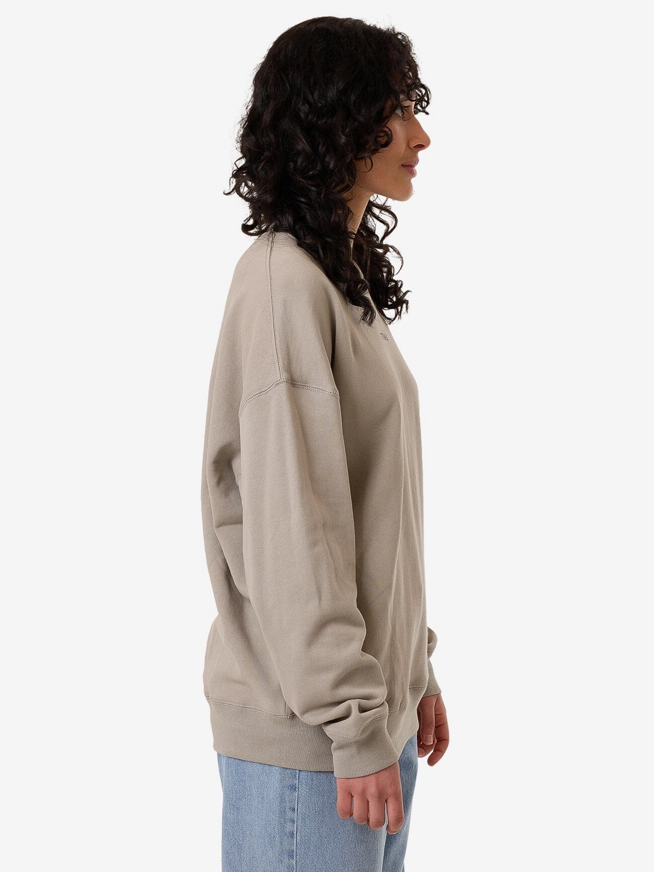 Minimal Thrills Slouch Crew - String