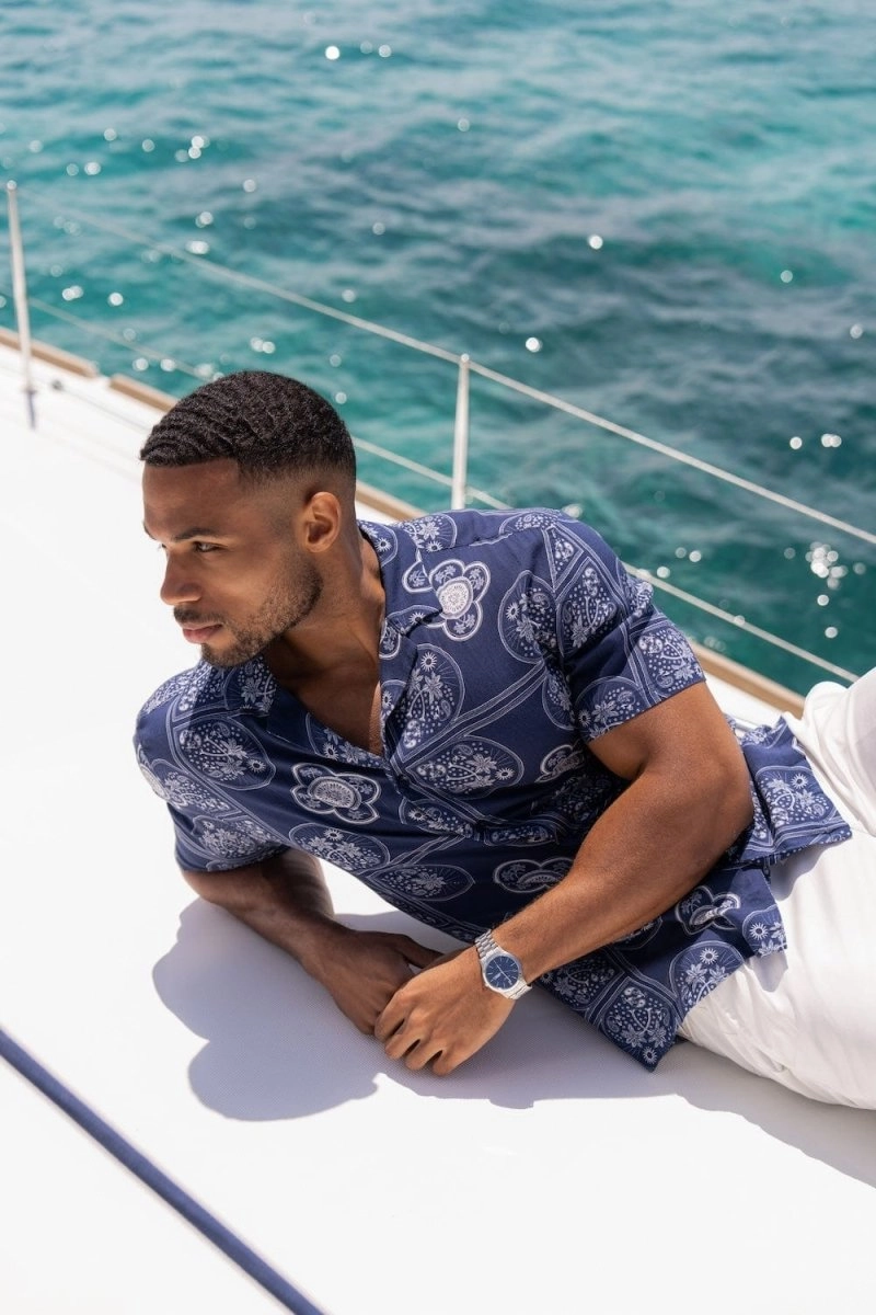 Printed Shirt in Navy/White Paisley Palm