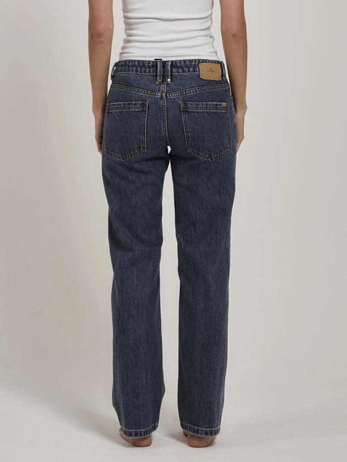 Saskia Low Rise Straight Jean - Worn In Blue